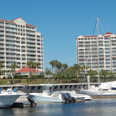 Yacht Club Villas - Barefoot Resort & Golf